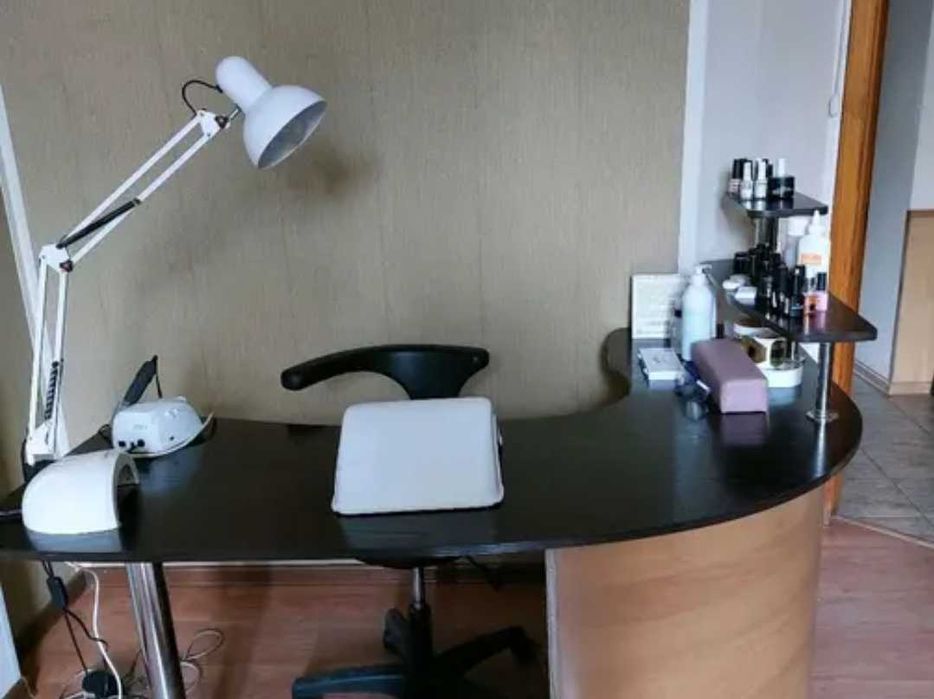 Продам столы для маникюра