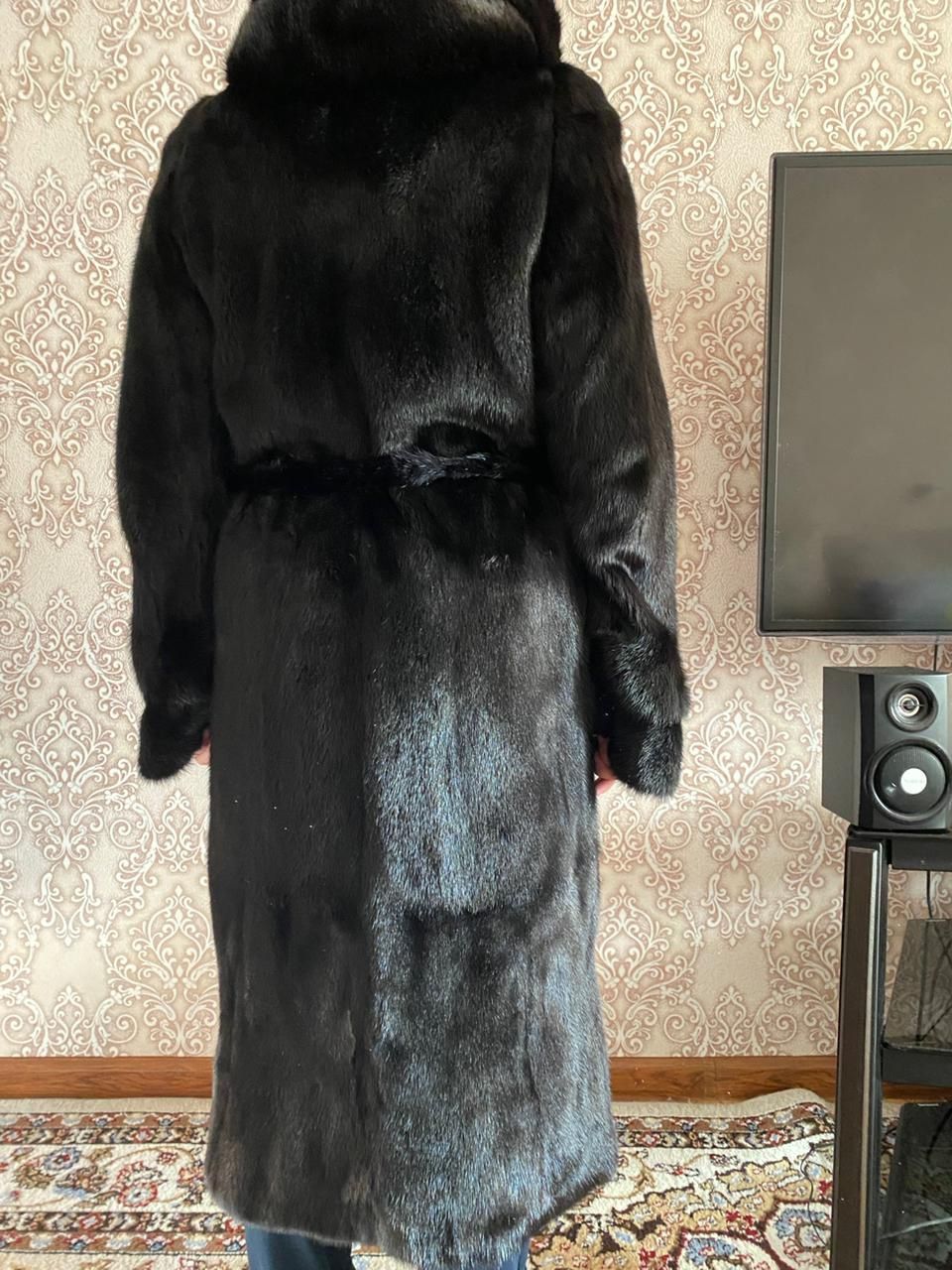 Продам норковую шубу