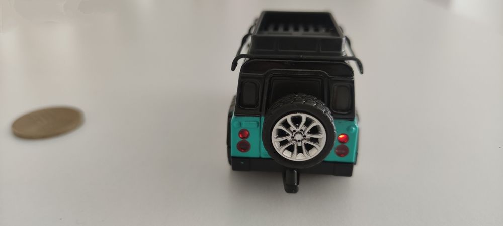 Jeep controlat prin WIFI scara 1/64