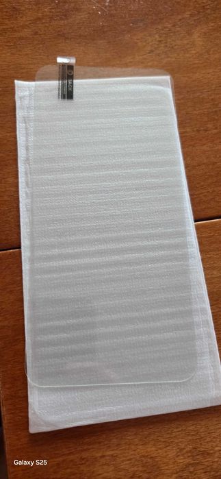 Изгодно, 2 броя Стъклени протектори за Samsung S25, S24Fe и S24