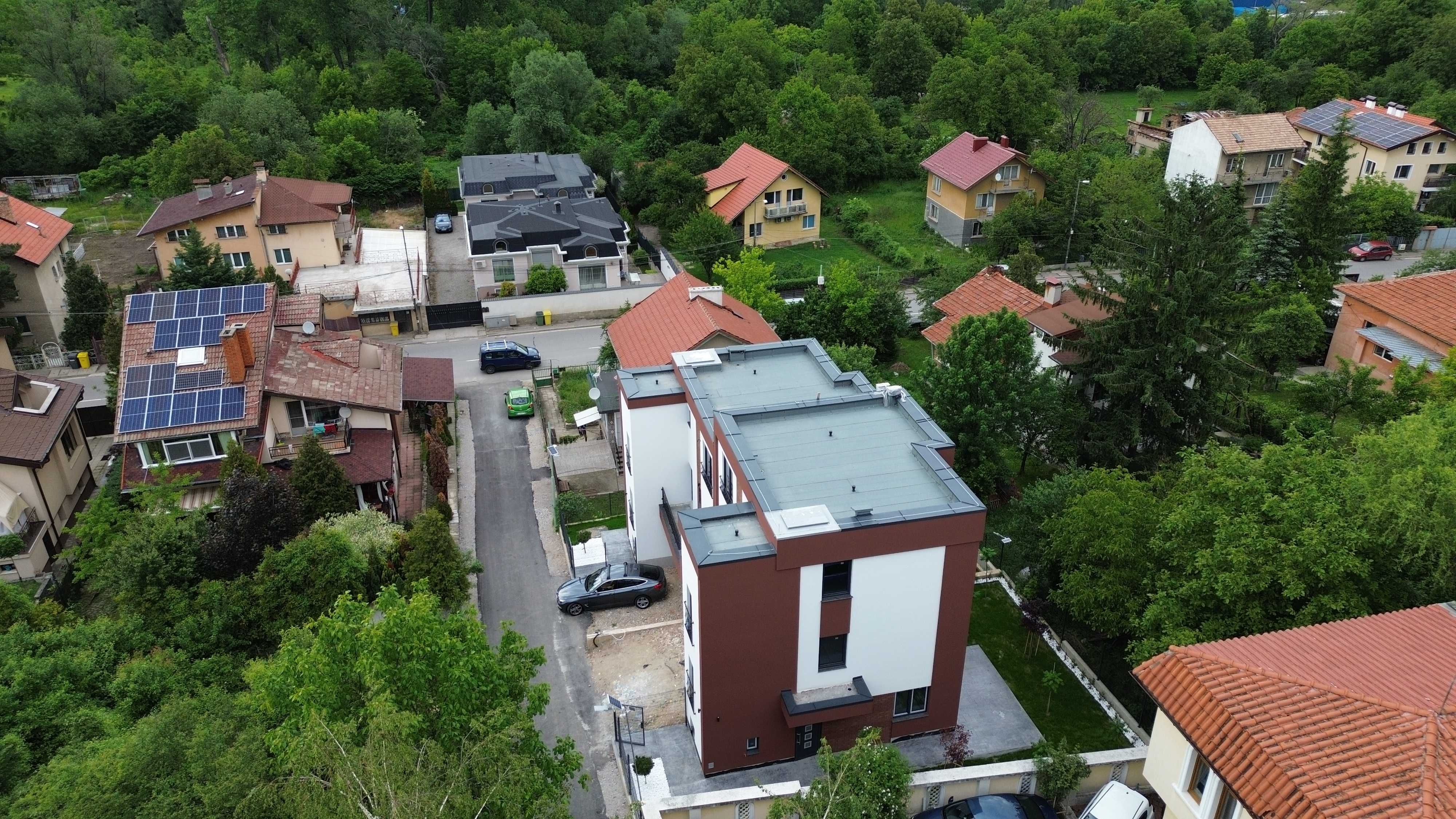 Продава КЪЩА в гр. Банкя до Фантастико от Инвеститор