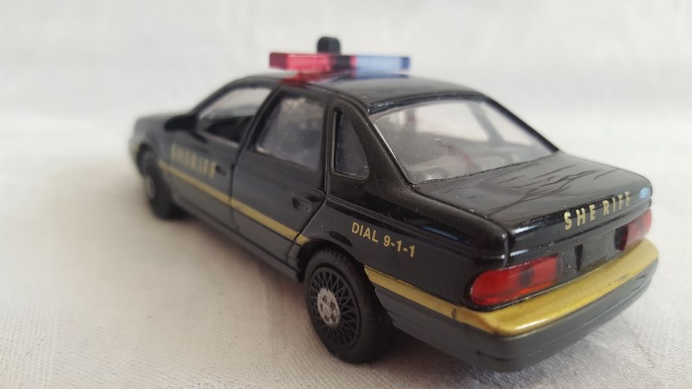 Macheta Ford Taurus LX 1986 Scara 1:43