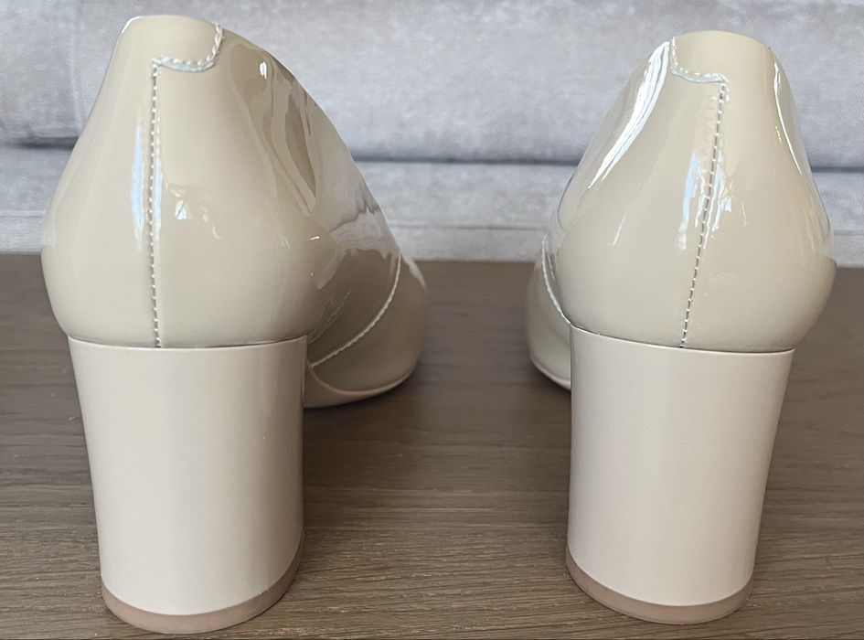 Обувки на ток лачена естествена кожа