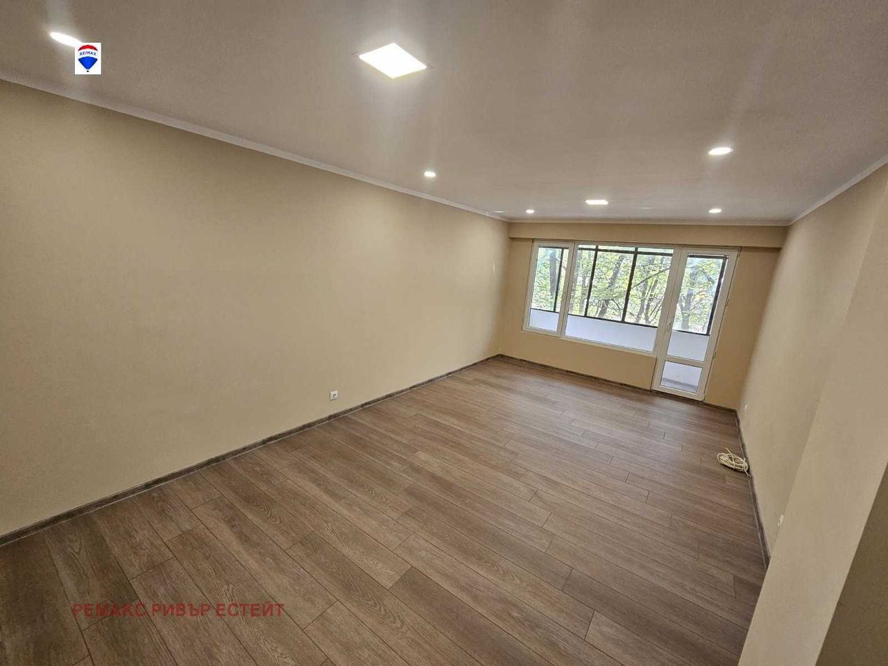 Продава се Двустаен апартамент в Русе, Здравец Изток - 62 кв.м за 1363 €/кв.м - Снимка #11