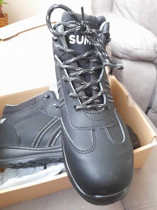 Работни обувки с метално бомбе