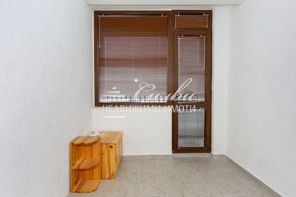 ТУХЛЕНА гарсониера - кв.Болница!