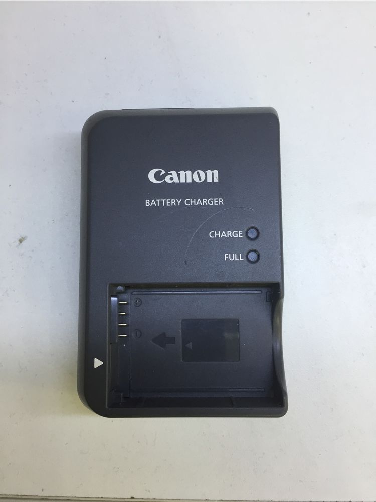 Зарядка на фотоаппарат Canon, Nikon,ТД Гум,бутик B1-13