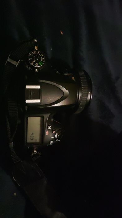 Vând camera Nikon d610
