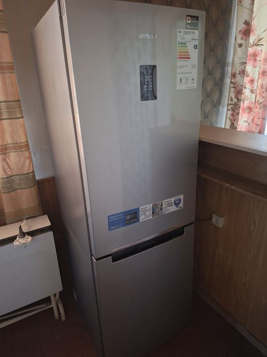 Продам холодильник Samsung