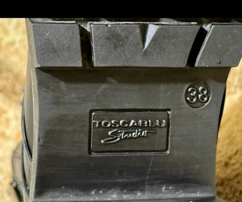 TOSCA BLU STUDIO original, Ghete din piele naturală măr. 38, stare FB