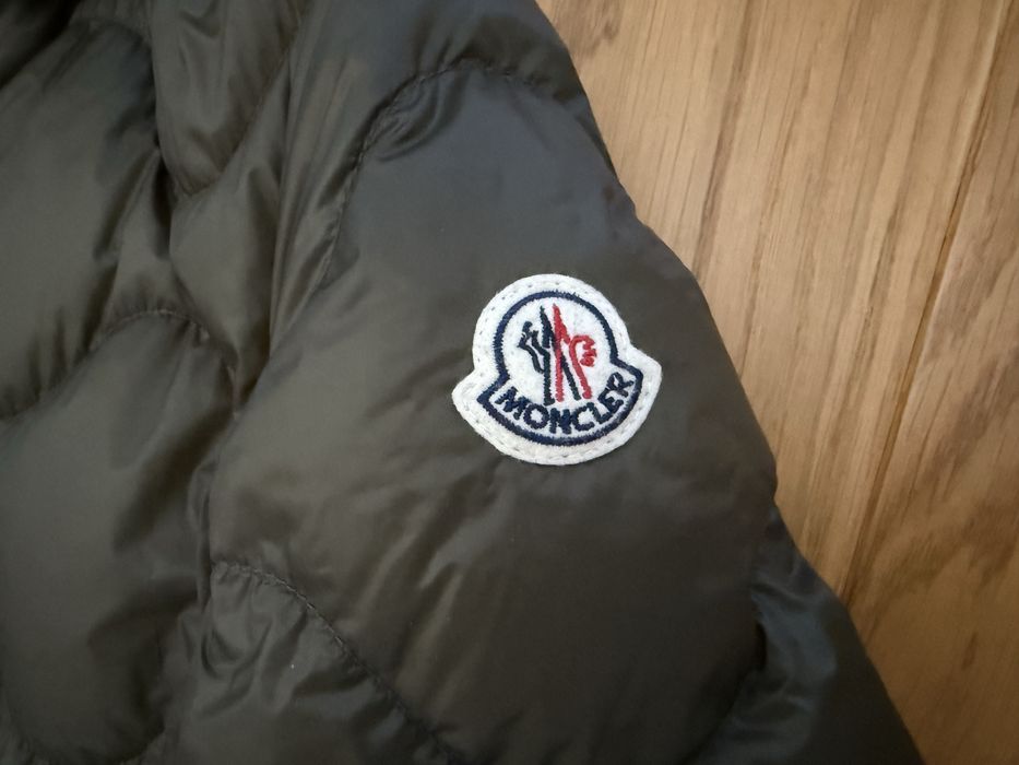 Яке Moncler Saire
