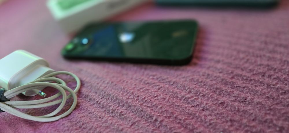 iPhone 13 Green 128GB 89% battery-неразличим от нов!ПЪЛЕН КОМПЛЕКТ!