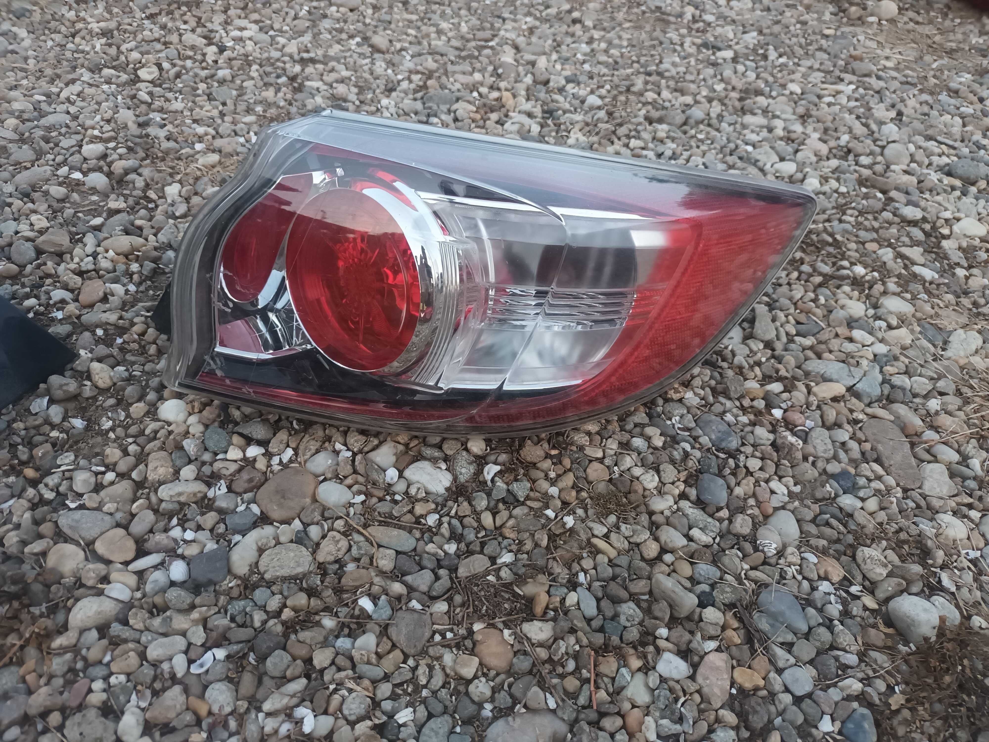 ляв и десен външен стоп за мазда 3 08 - 14 MAZDA 3