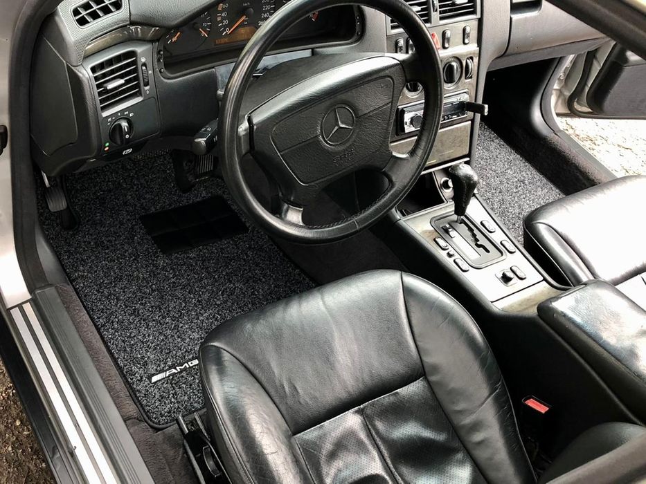 Оригинальные ворсовые коврики w210