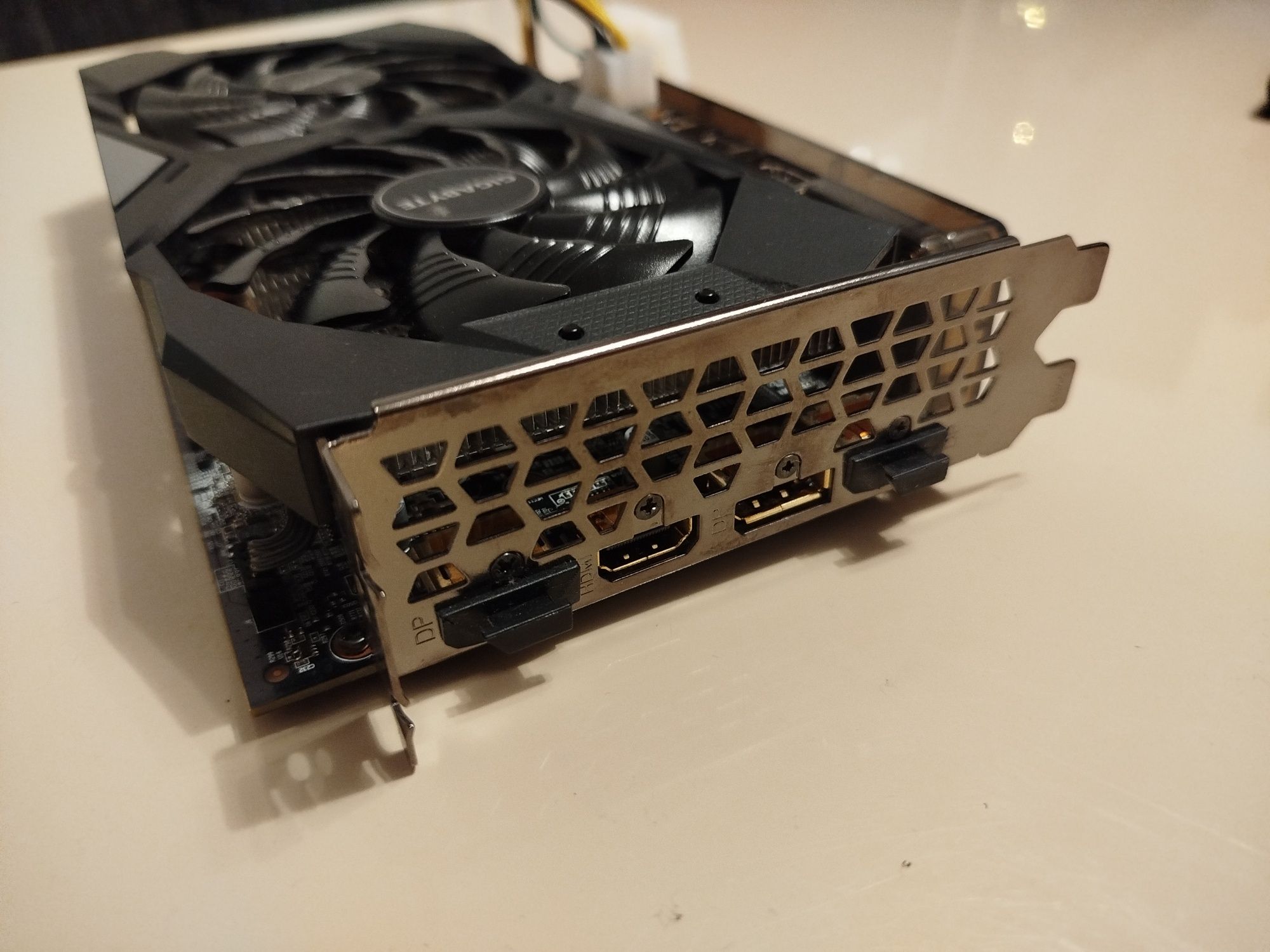 Gigabyte 1660ti -