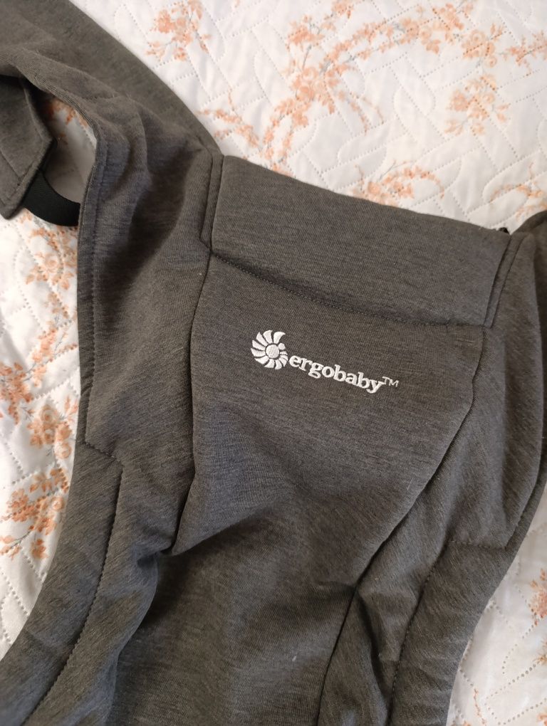 Хибридна ергономична раница Ergobaby Embrace
