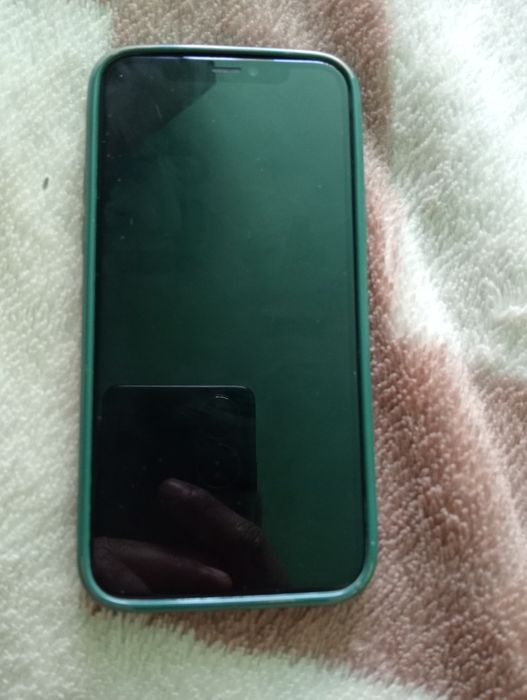 Vând iPhone 11 pro