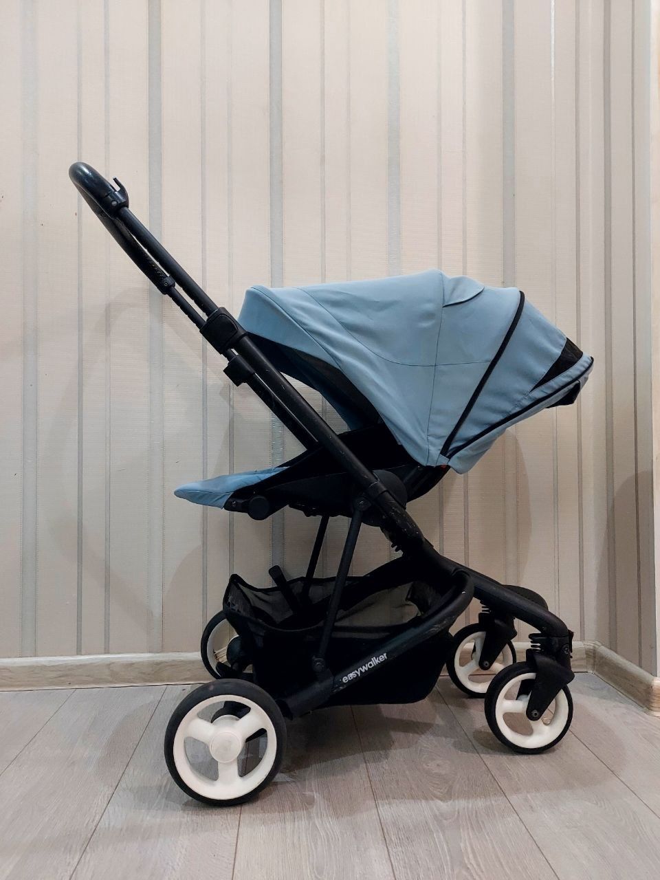 Easywalker Charley прогулочная детская коляска компактная