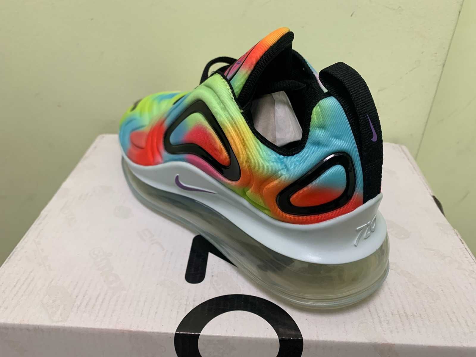Нови дамски маратонки Nike Air max 720 rainbow налични 36 номер