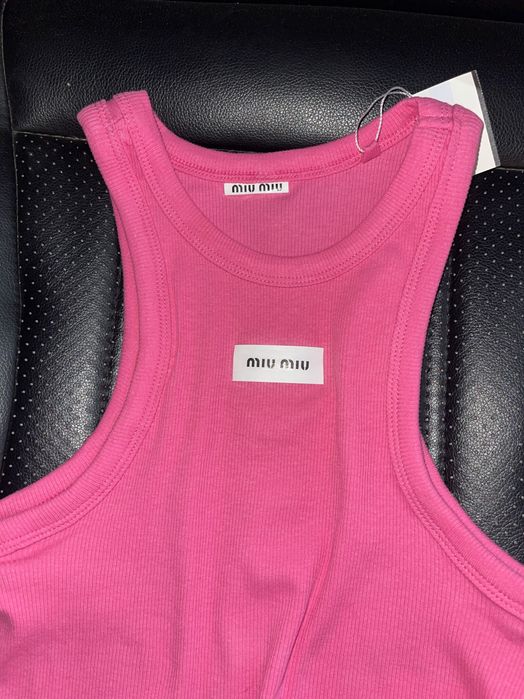 miu miumiu топ цикламен къс розов миу миумиу крос къс тениска розова