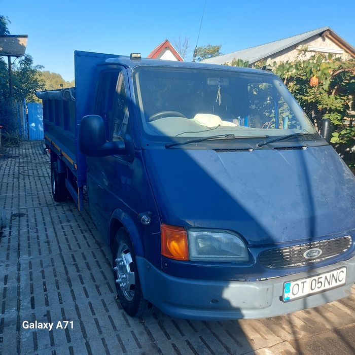 Vând Ford Transit
