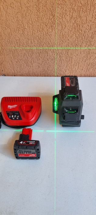 Laser Milwaukee M12 3PL Linii verzii