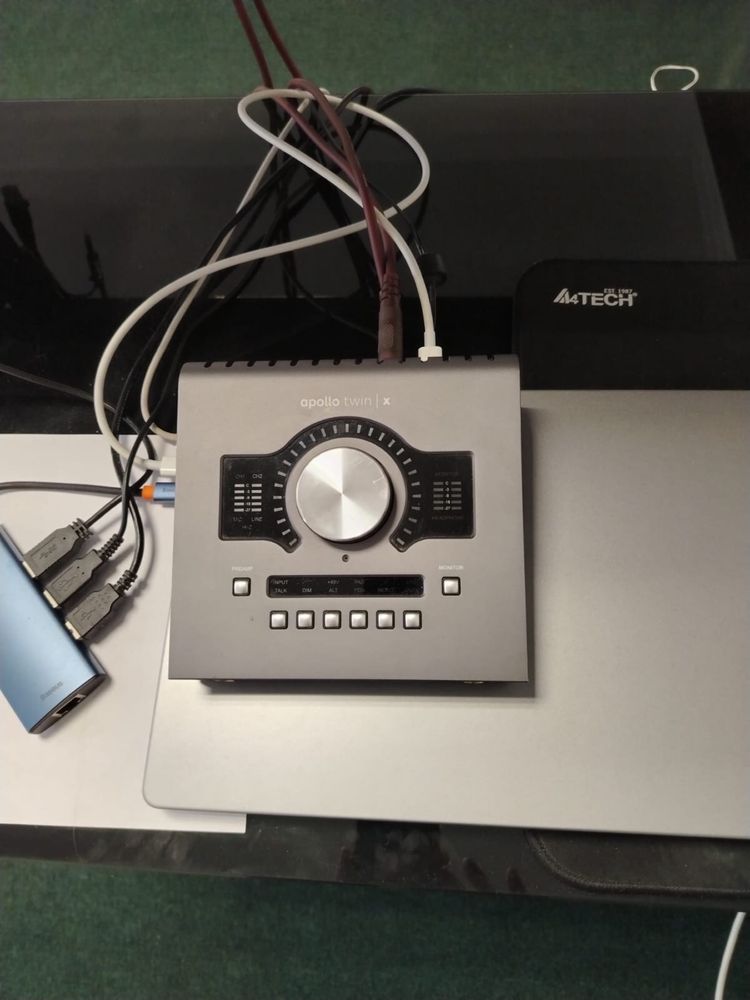 Продам звуковую карту Apollo twin x