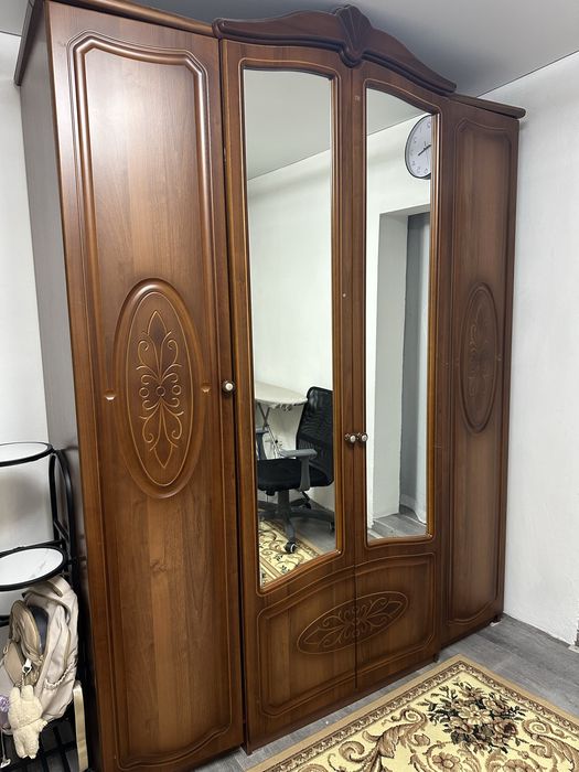 Шифоньер четырехдверый большой шкаф