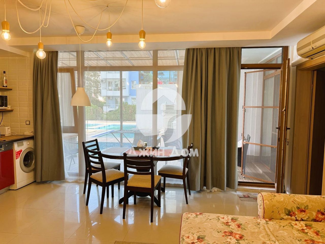 Продава се Двустаен апартамент в к.к. Слънчев бряг - 76 кв.м за 961 €/кв.м - Снимка #2