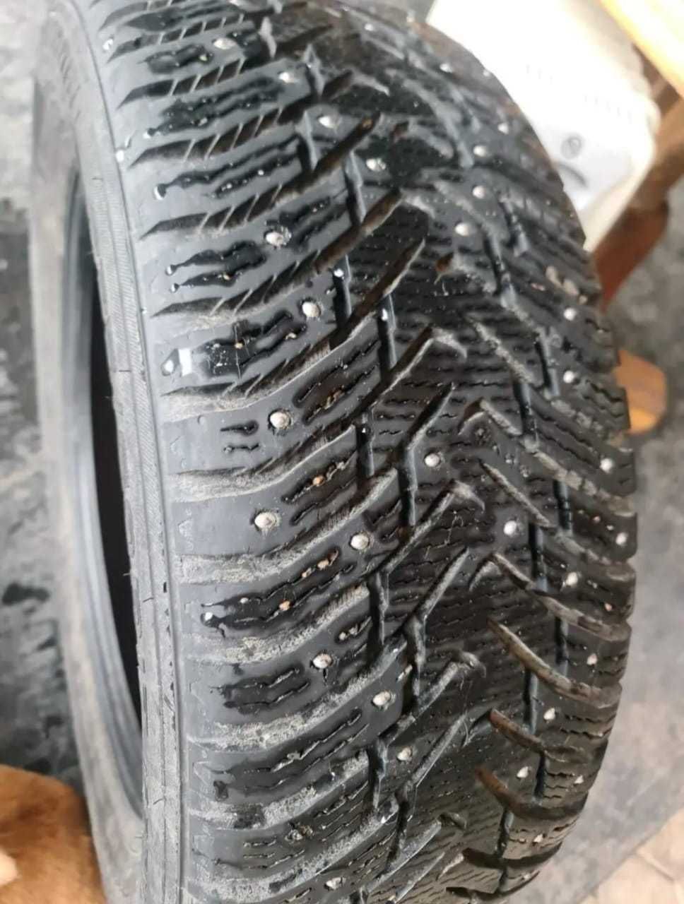 225/60/17 Nokian Hakkapeliitta 8