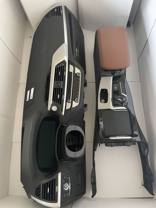 Plansa bord BMW X3 G01 cotiera ceasuri trimuri panou clima