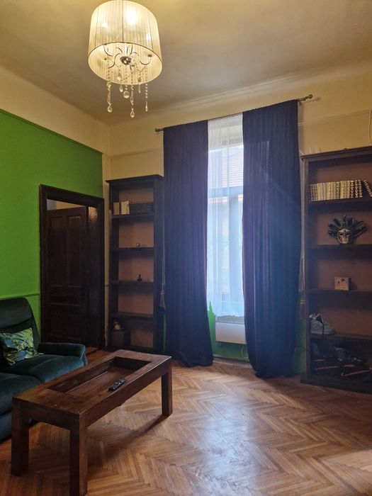 Apartament interbelic superb, 2 camere mari, tavane înalte 119.000 €