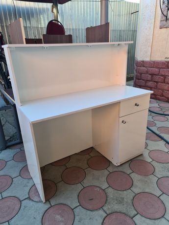 учебный шкаф и стол для ученика