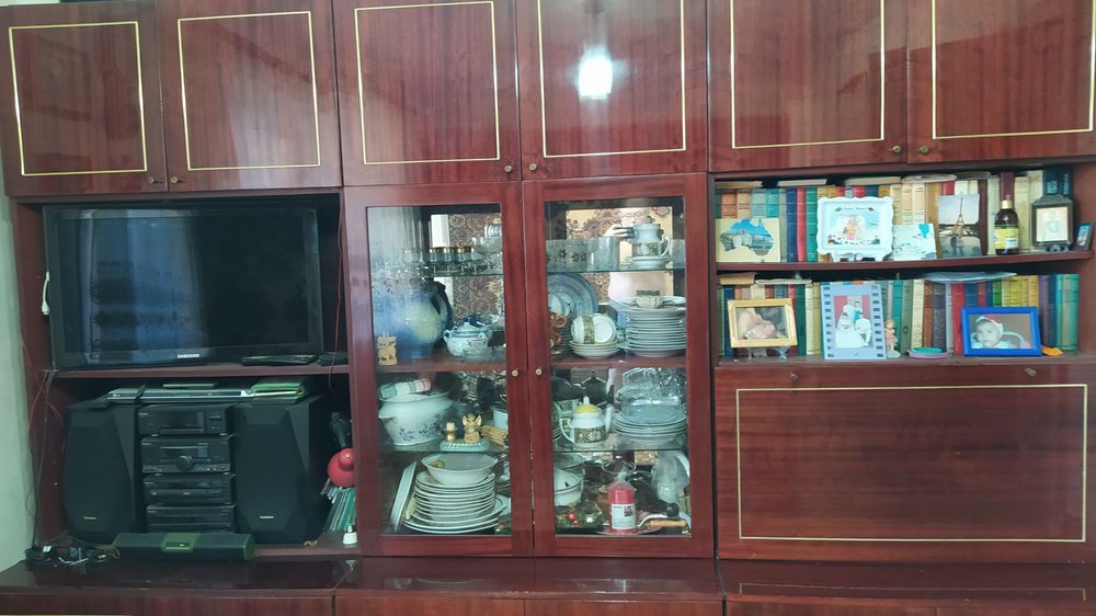 Продам полированную стенку