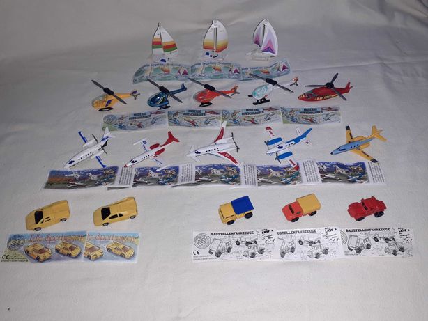 Set complet de masinute avioane barci Kinder Ferrero vechi cu bpz