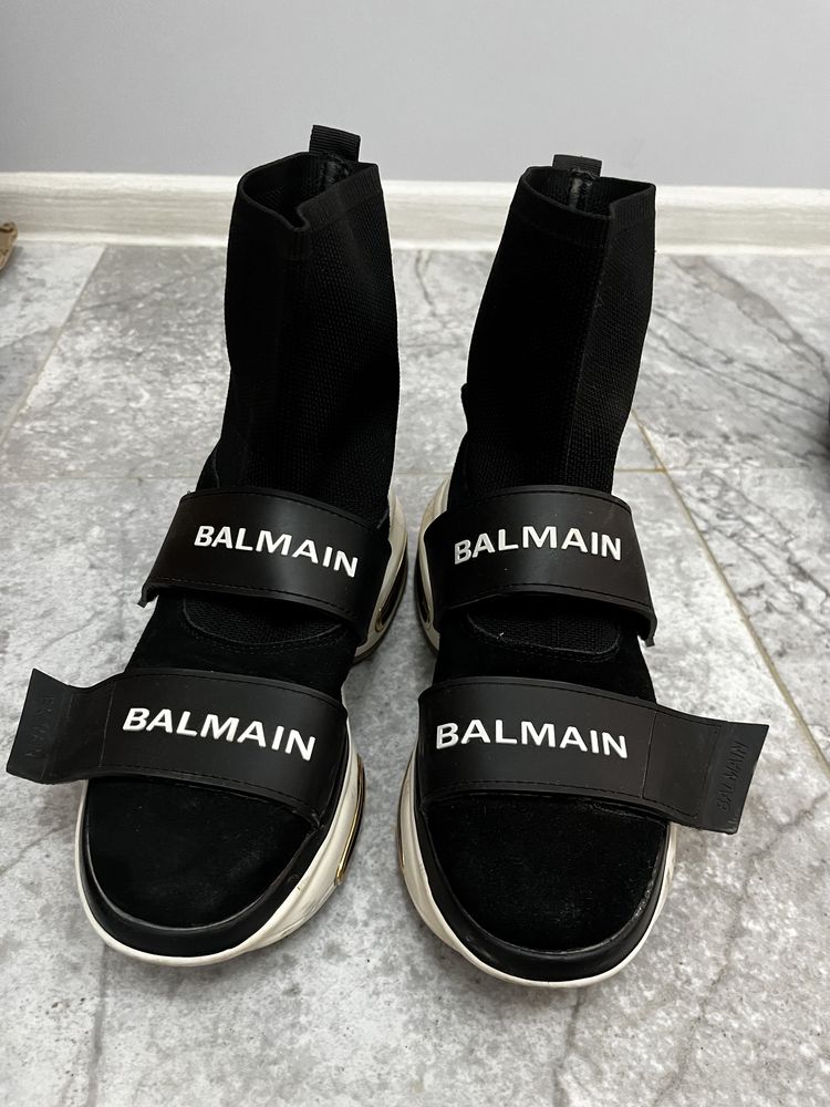 Женская обувь фирмы Балмайн