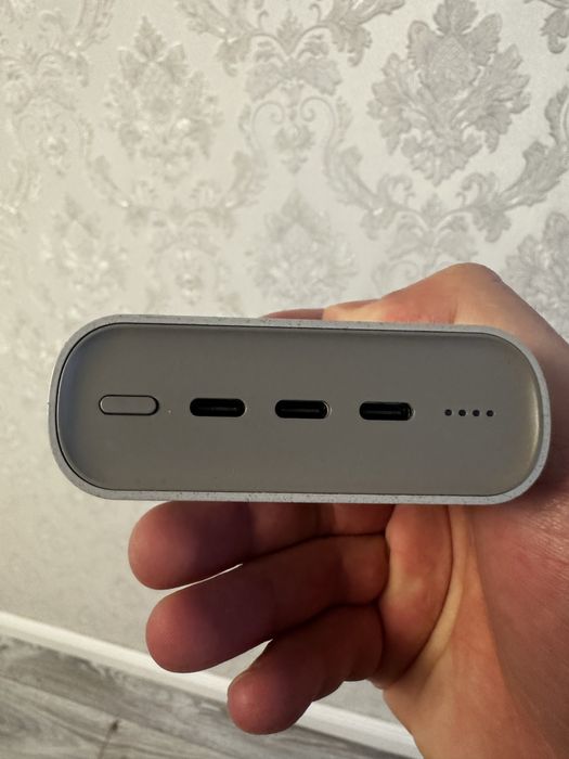 Продается Power Bank 20 000, быстрая зарядка имеется