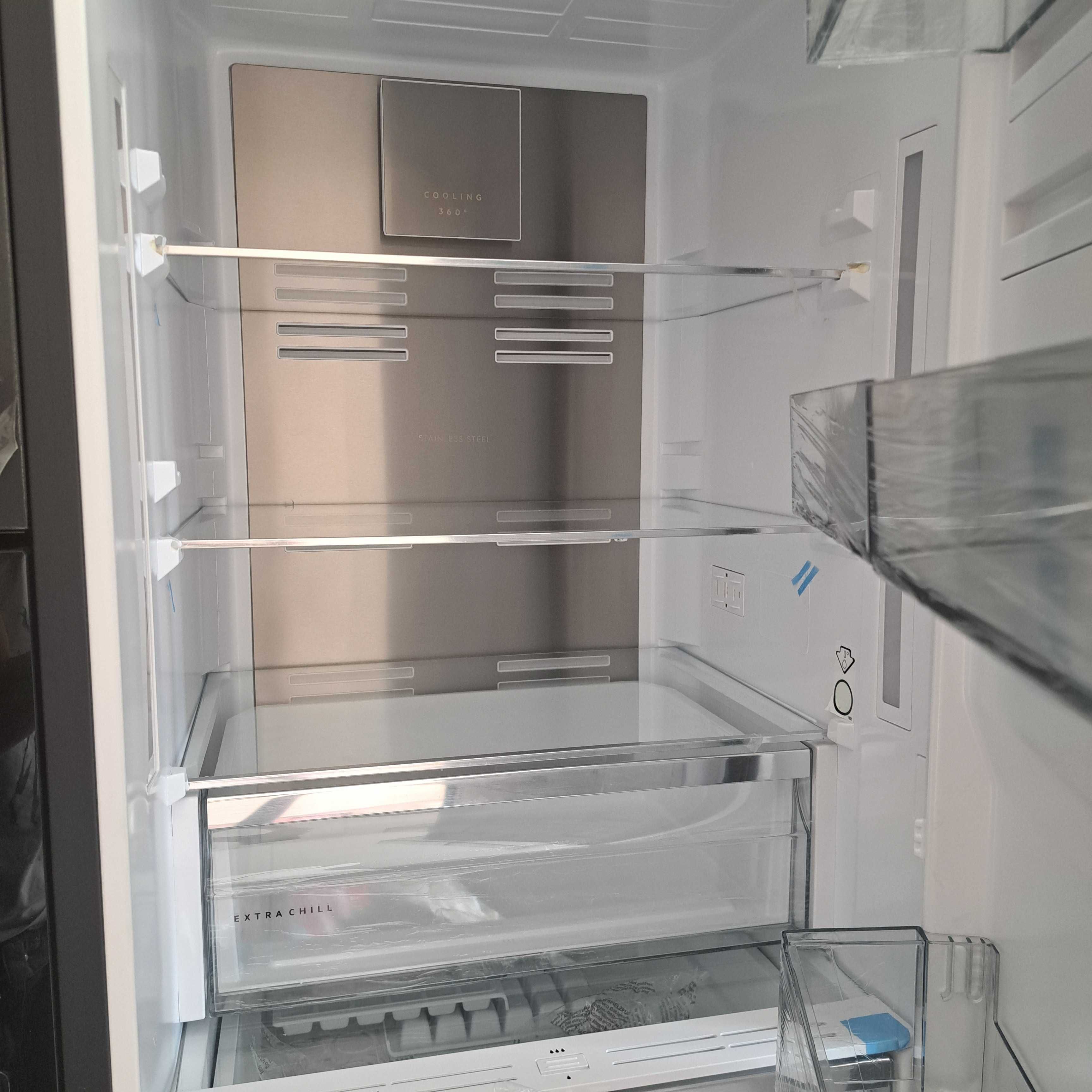 Продавам нов хладилник AEG RCB732E5MB