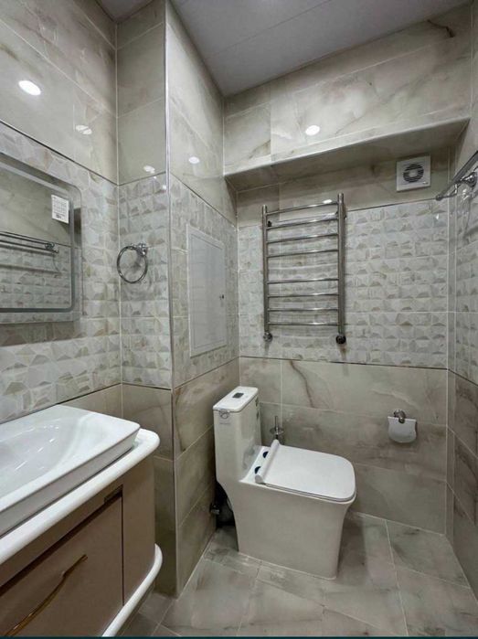 Продаётся квартира Ц12 рядом Анхор локоматив парк 4ком ремонтом 2 етаж