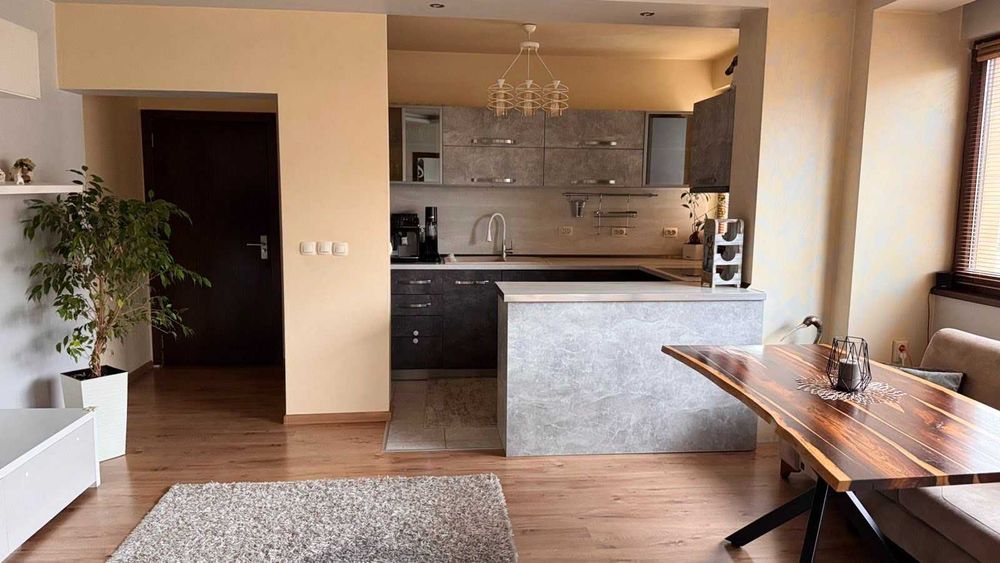 Продава се Тристаен апартамент в Хасково, Център - 98 кв.м за 911 €/кв.м - Снимка #3