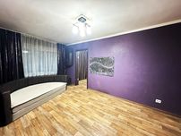 2-ком. Пичугина 250. Р-он 1000 мелочей. Кирпичный дом. Можно в ипотеку
