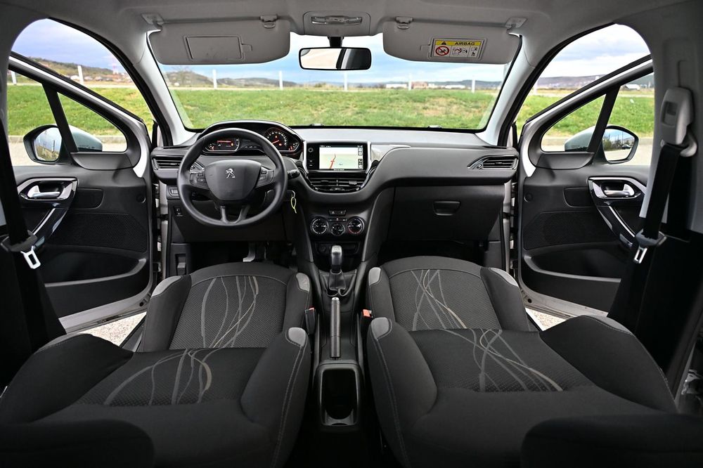 Peugeot 208 1.2 benzina