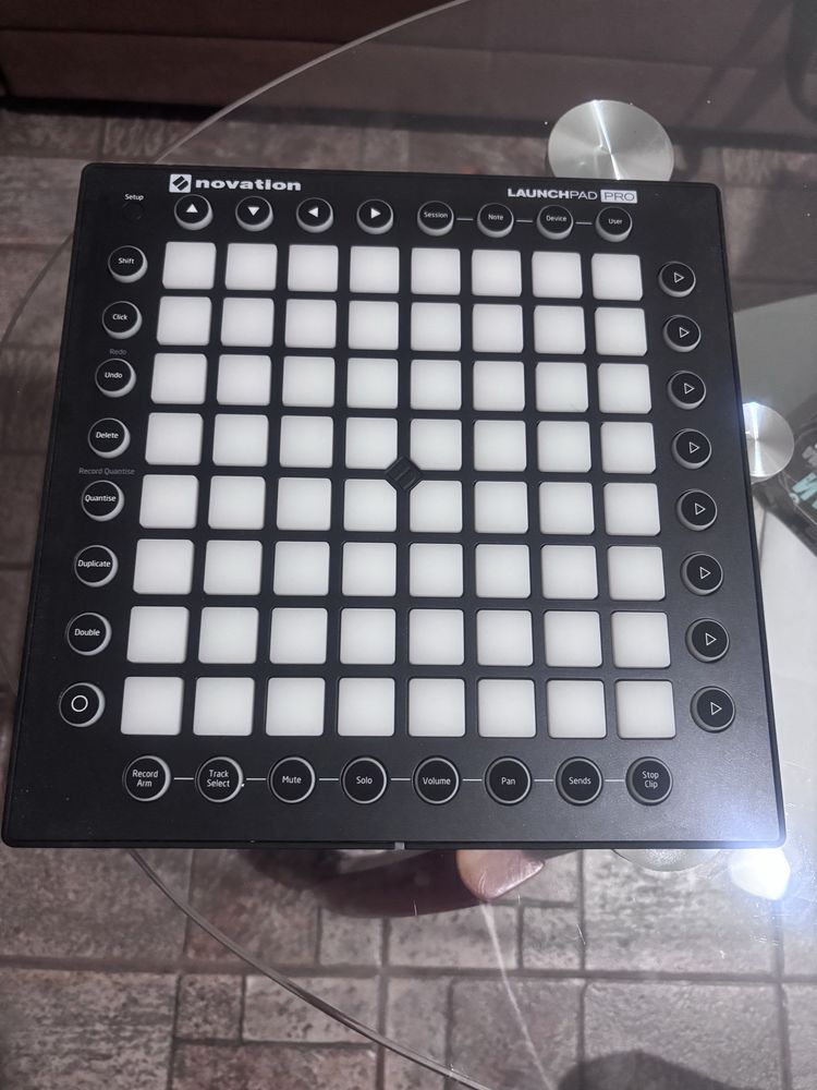 Novation LaunchpadPRO ЧИСТО НОВ!