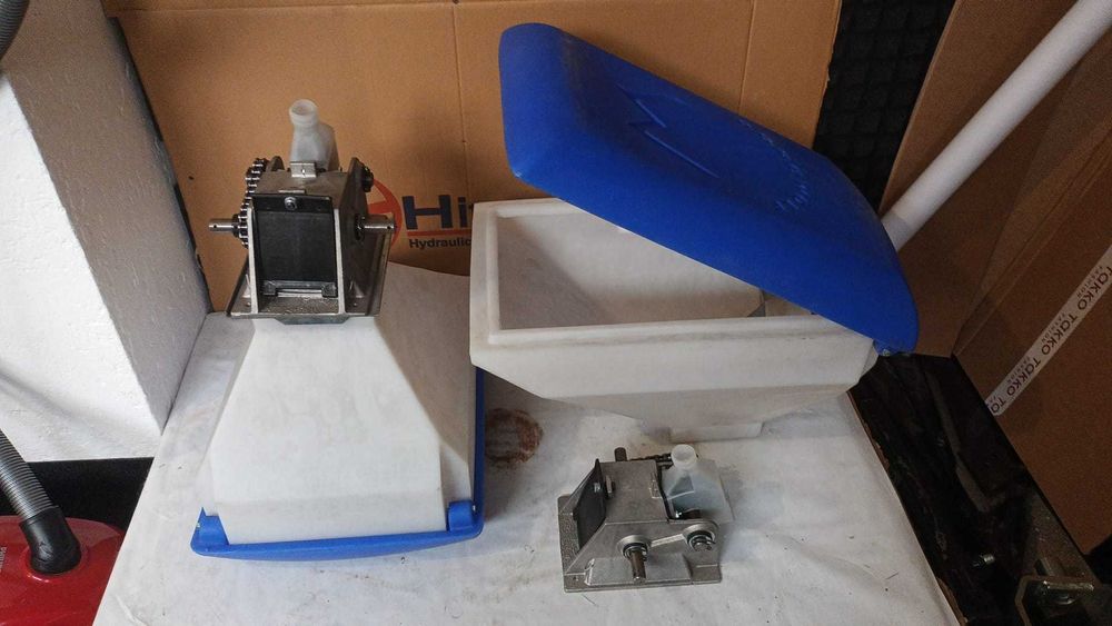 Buncar pentru ingrasaminte din plastic pentru spc6