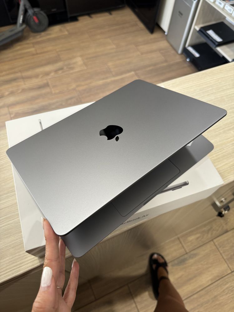 Laptop Apple MacBook Air 13", Apple M3, 8GB/256GB, Space Grey, CA NOU!