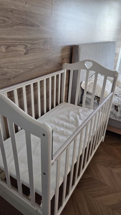 Продам детскую кроватку