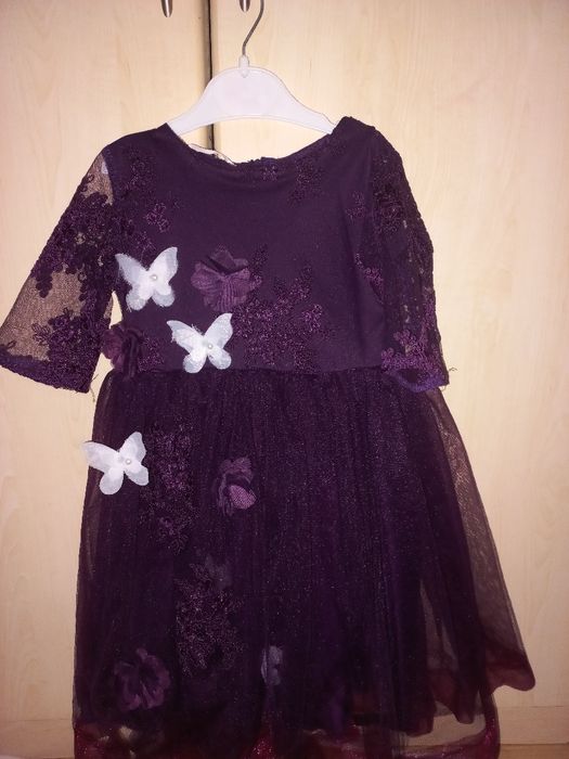 Vând rochie fetitza 3-4 ani