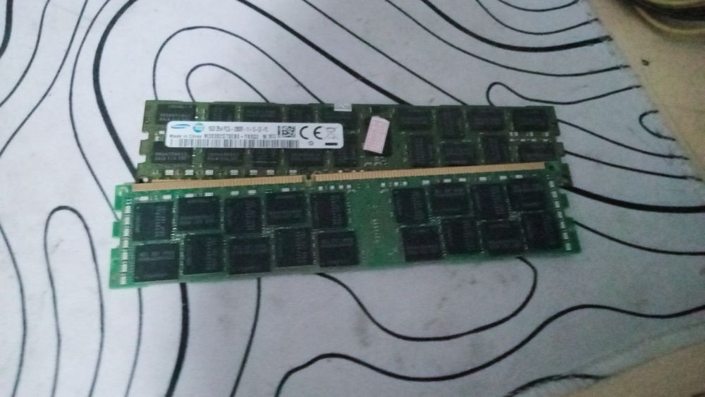 комплект внутренних комплектующих в рабочем состоянии:

- ПрПродаётся