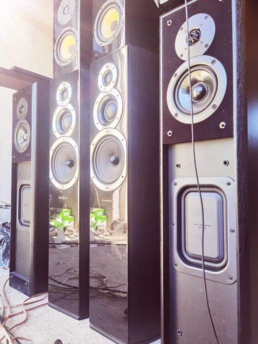 Boxe Technics și wharfedale