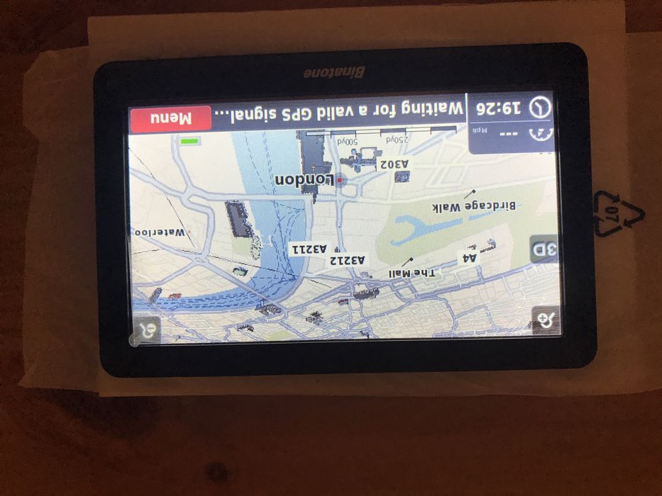 Навигация Binatone със стойка и зарядно